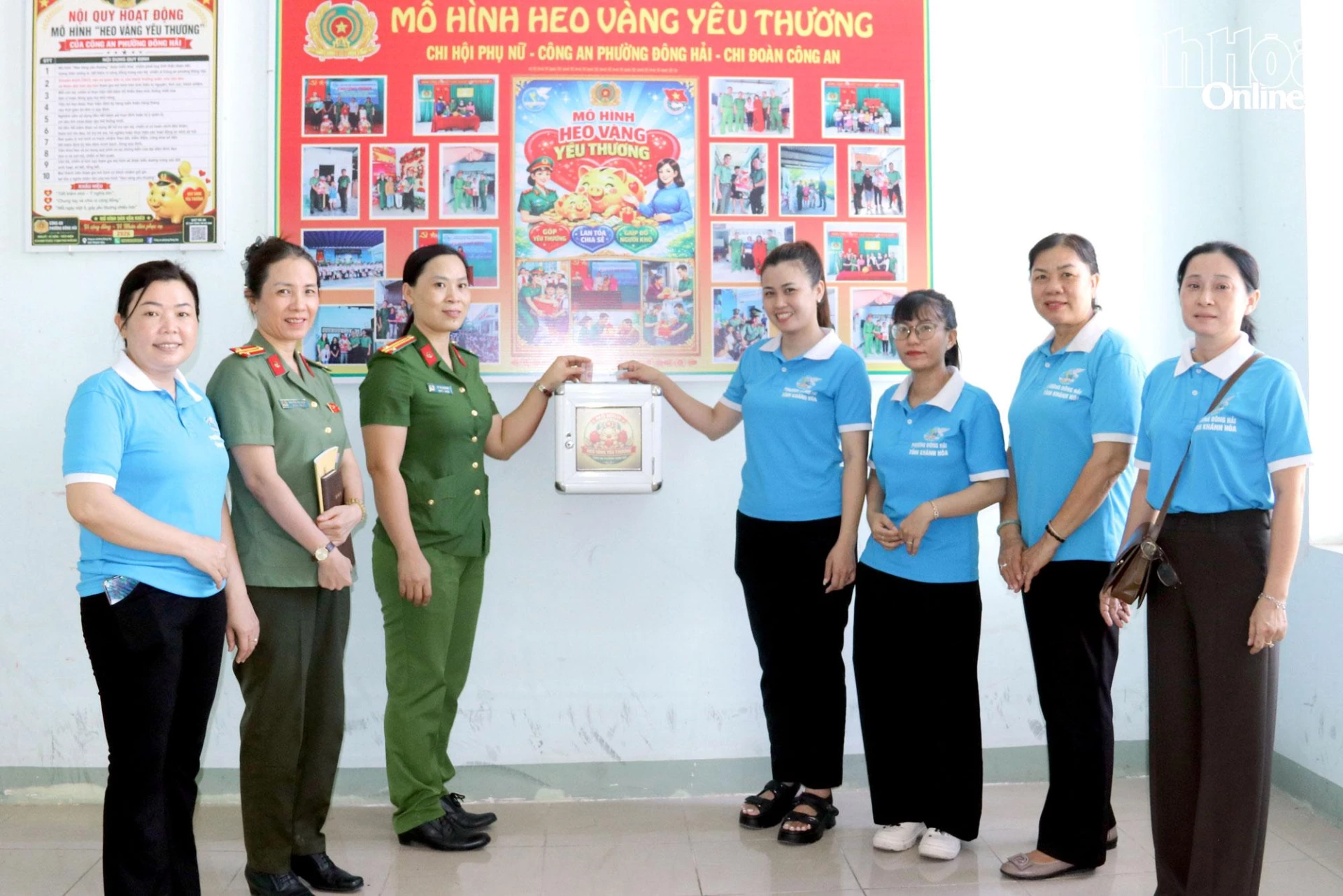 Mô hình “Heo vàng yêu thương” đặt tại trụ sở Công an phường để mọi người có thể ủng hộ dễ dàng.