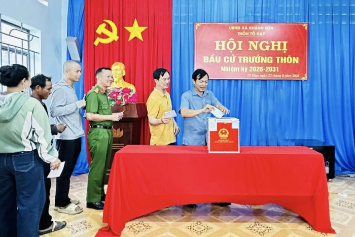 3.175 cử tri xã Khánh Sơn tham gia bầu cử trưởng thôn