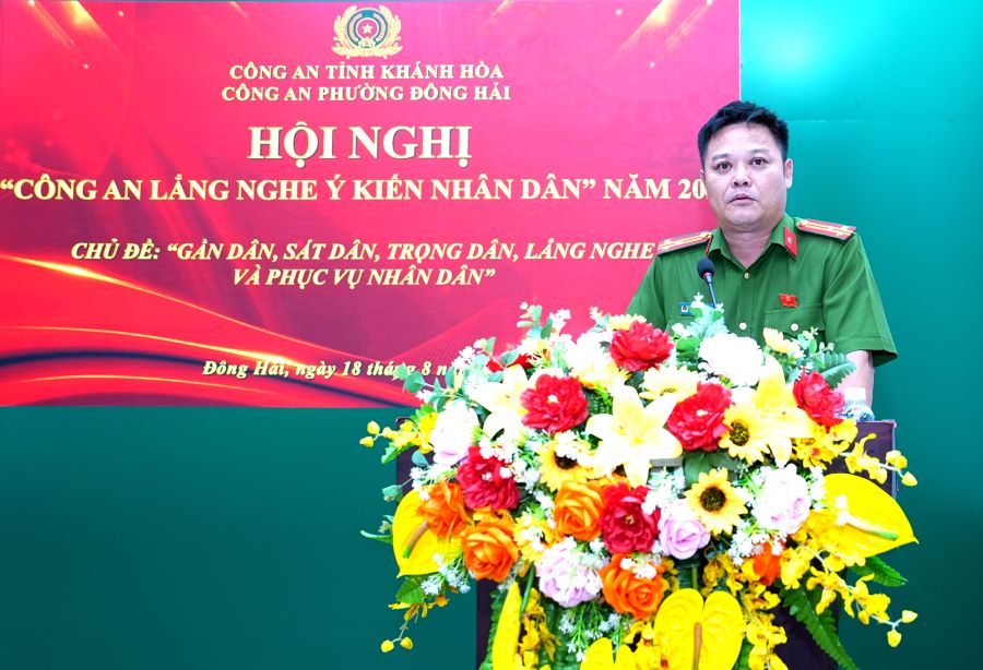 Lãnh đạo Công an phường Đông Hải trả lời ý kiến Nhân dân.