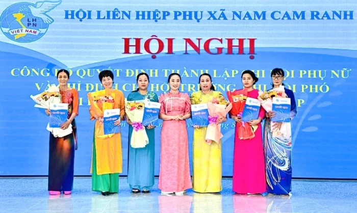 Hội Liên hiệp Phụ nữ xã Nam Cam Ranh thành lập 10 chi hội phụ nữ sau sáp nhập thôn