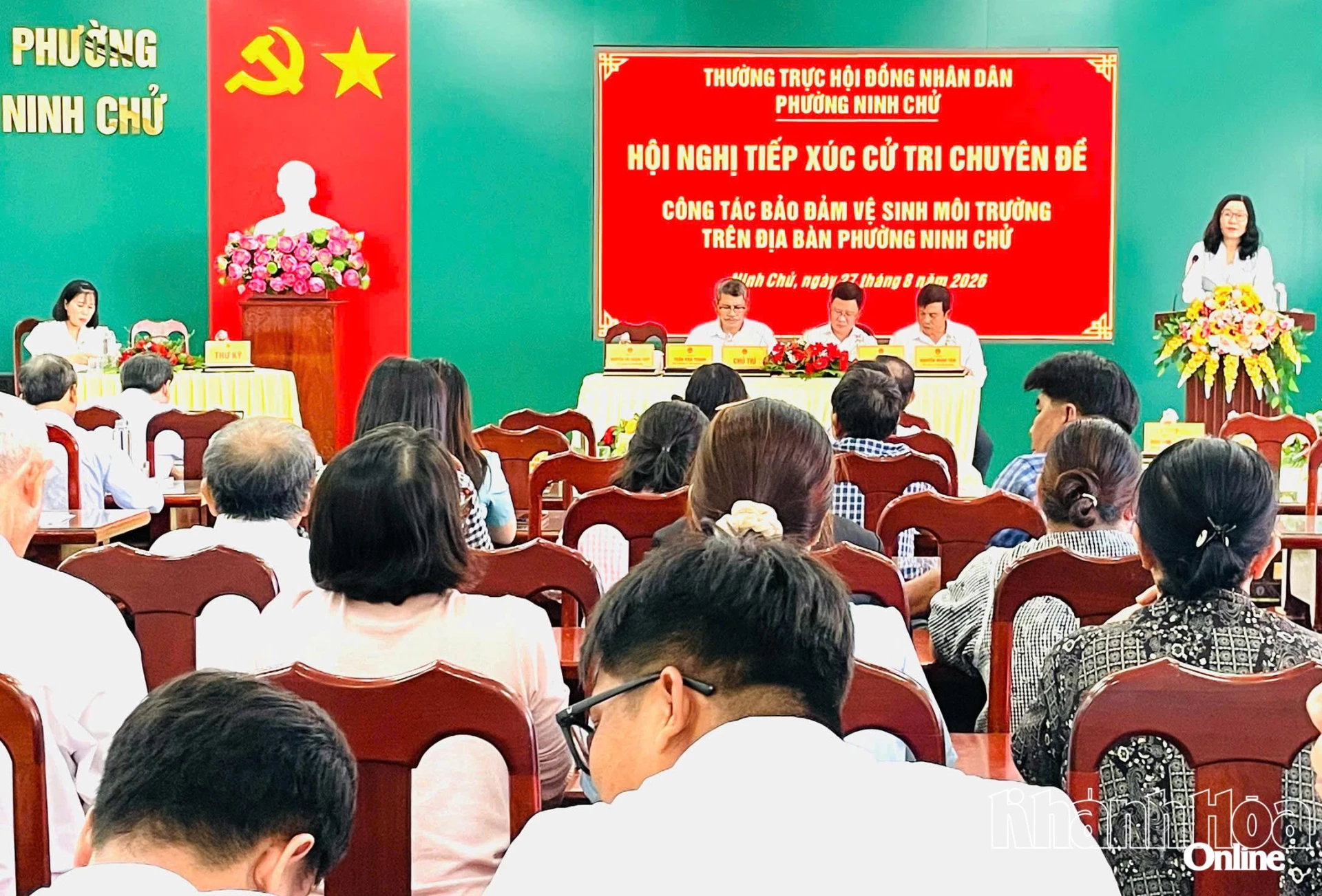 Quang cảnh hội nghị.