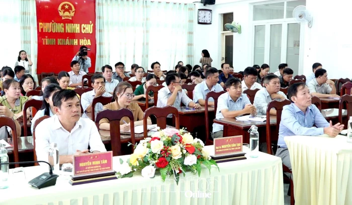 Tuyên truyền biển, đảo cho cán bộ, đảng viên phường Ninh Chử