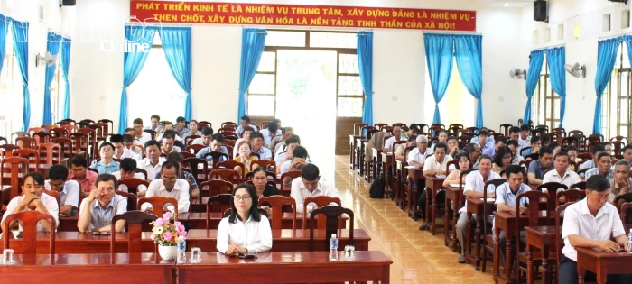 Bồi dưỡng nghiệp vụ công tác đảng cho bí thư chi bộ, cấp ủy viên cơ sở xã Phước Hữu, Phước Hậu