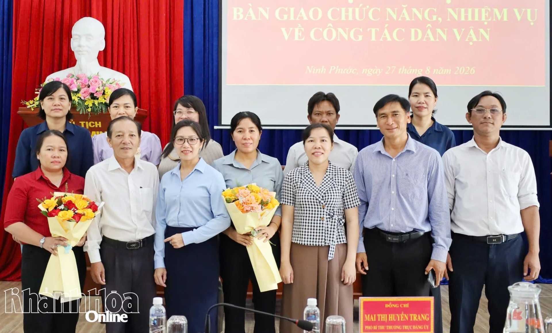 Thường trực Đảng ủy xã Ninh Phước chúc mừng Ban Xây dựng Đảng và Ủy ban MTTQ Việt Nam xã.