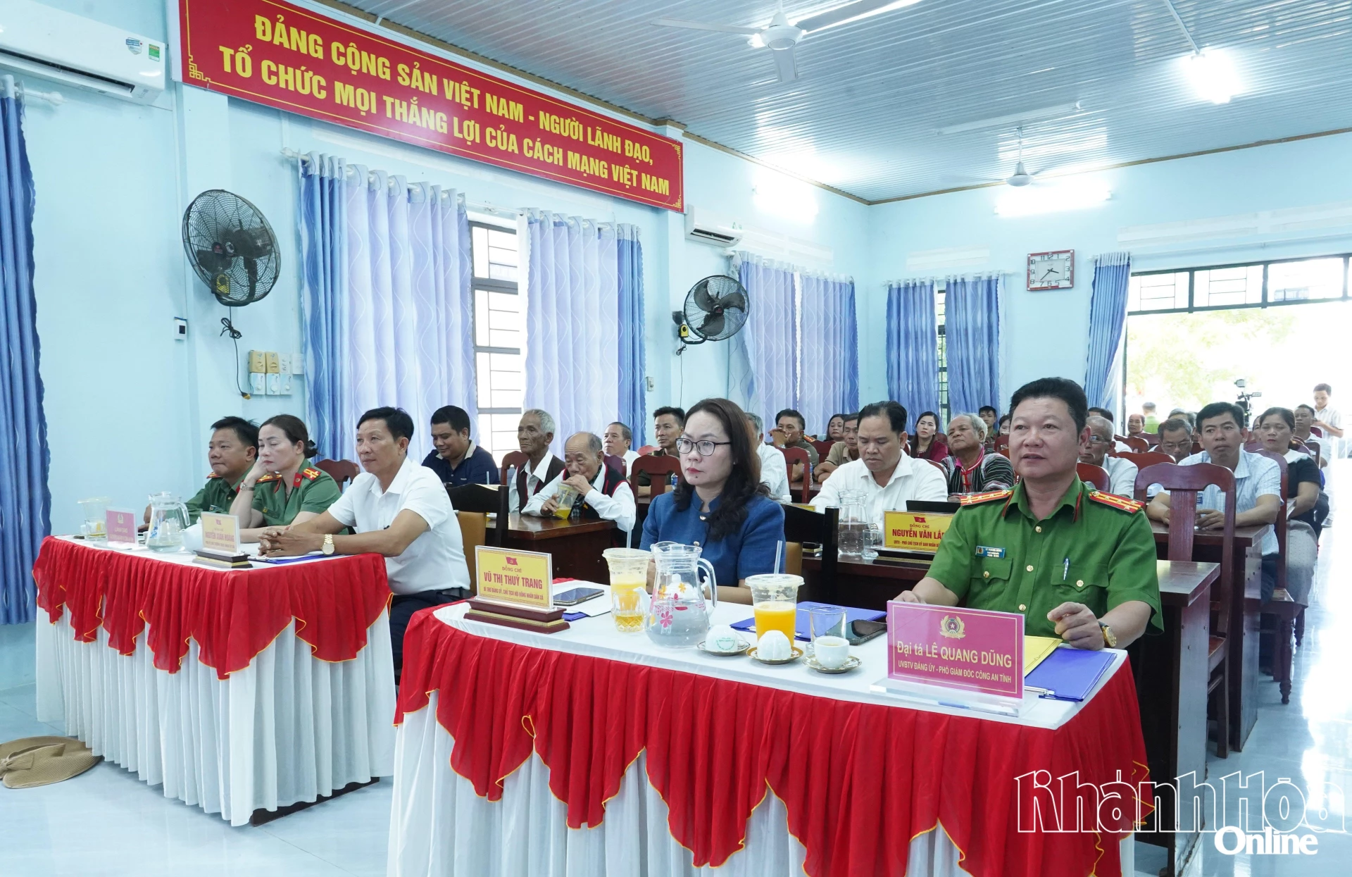 Các đại biểu tham dự ngày hội.