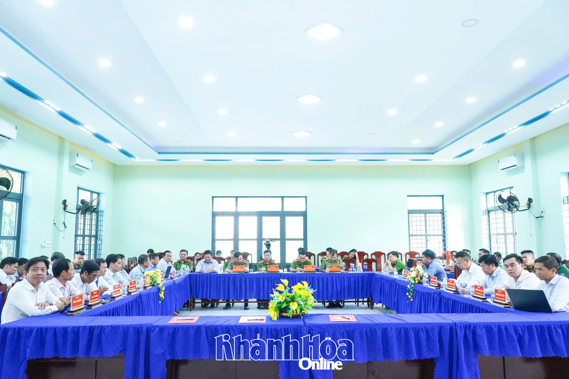 Các đại biểu tham dự lễ ký kết.