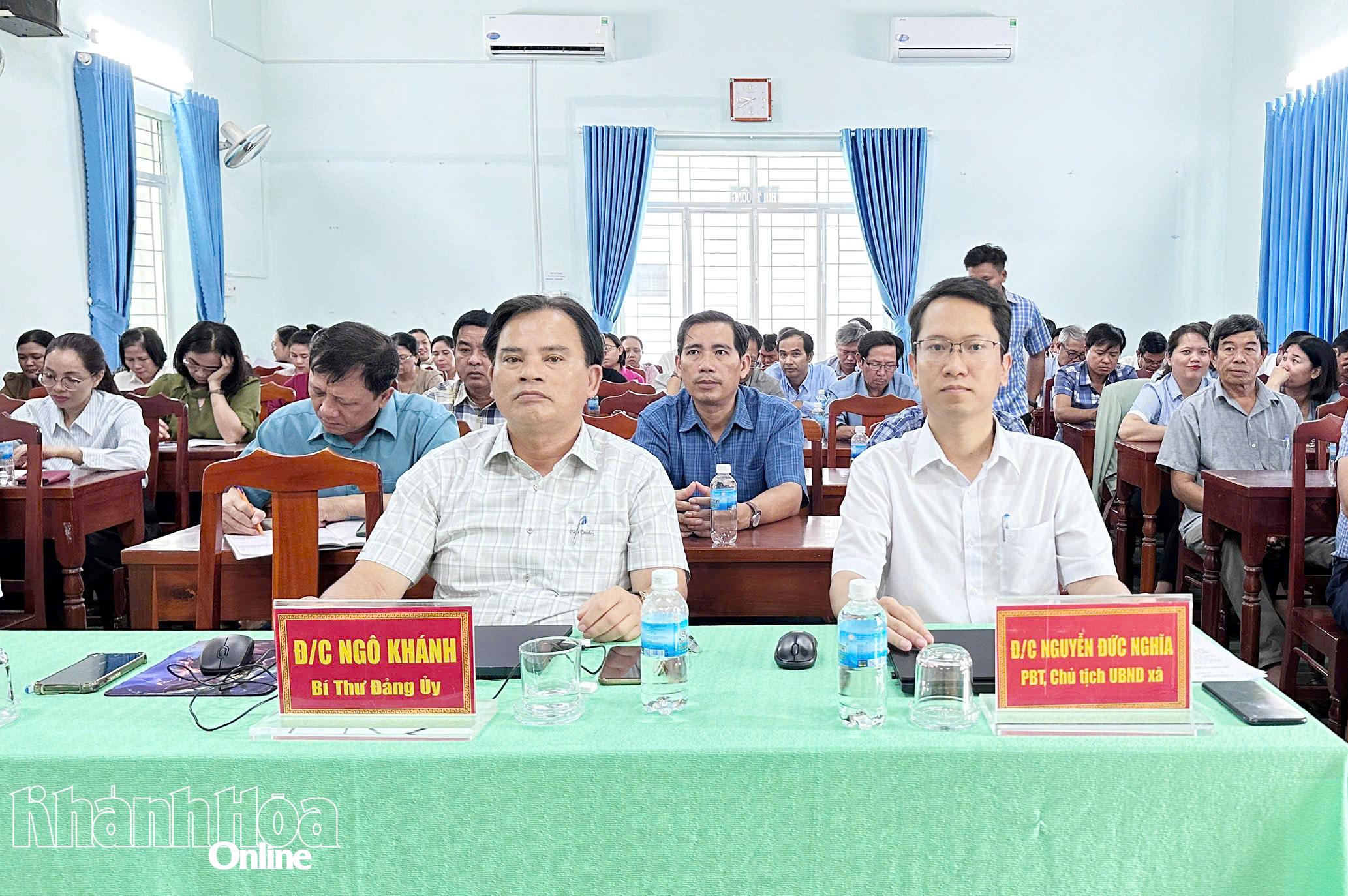 Các đại biểu dự hội nghị.