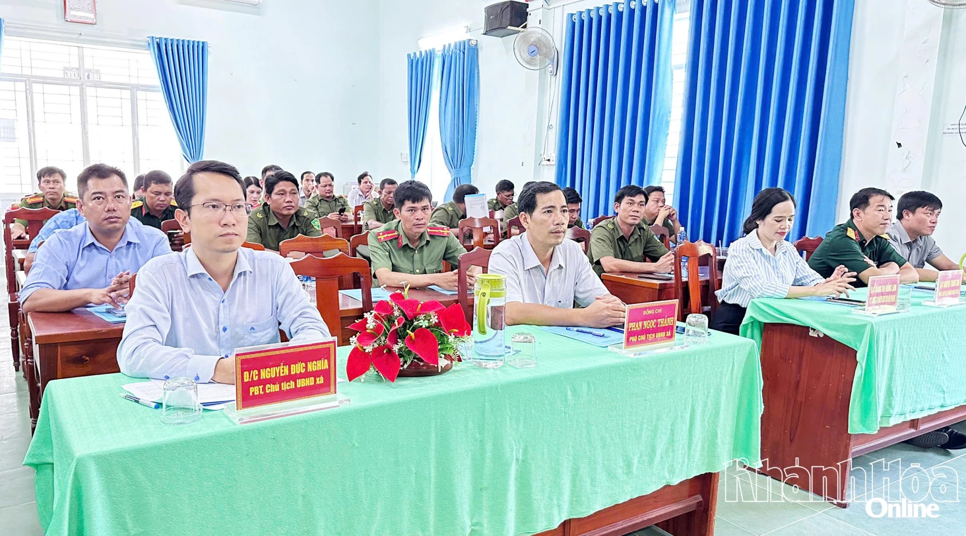 Các đại biểu dự hội nghị.