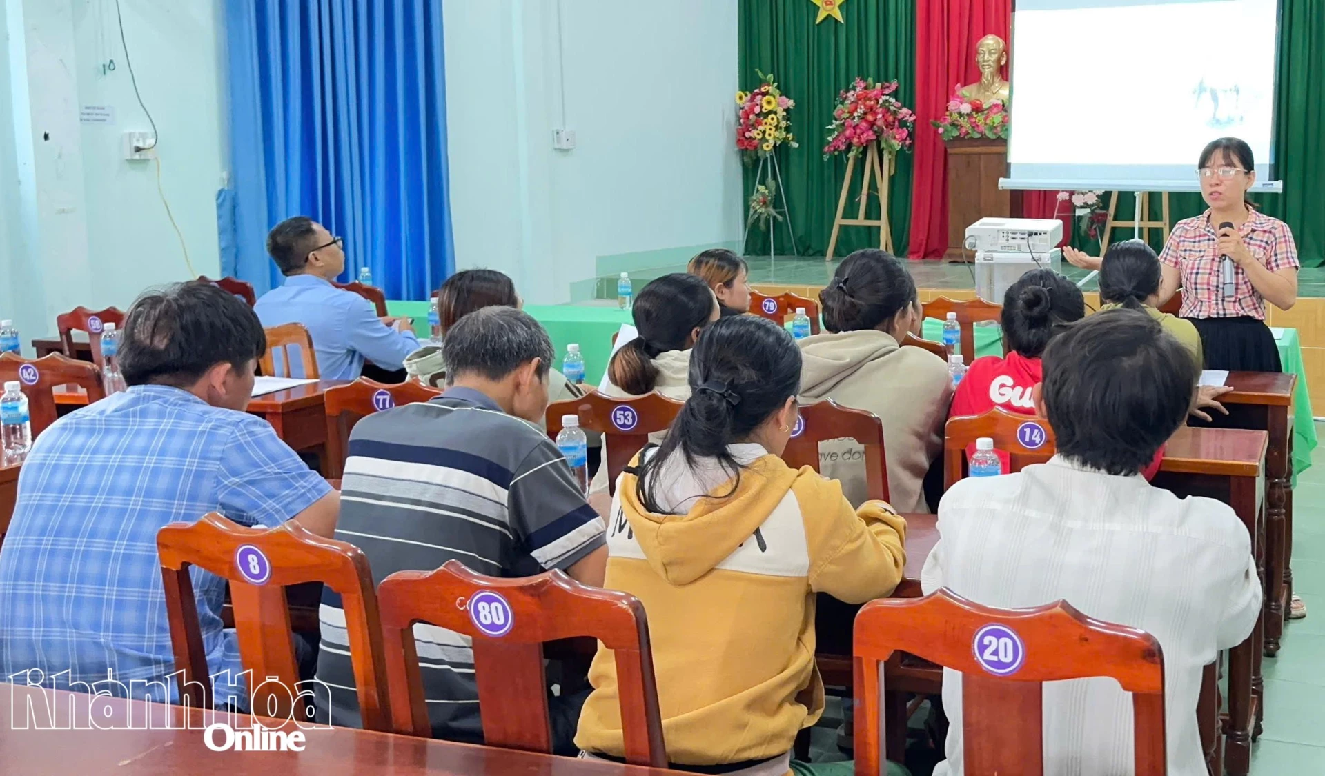 Quang cảnh lớp tập huấn.