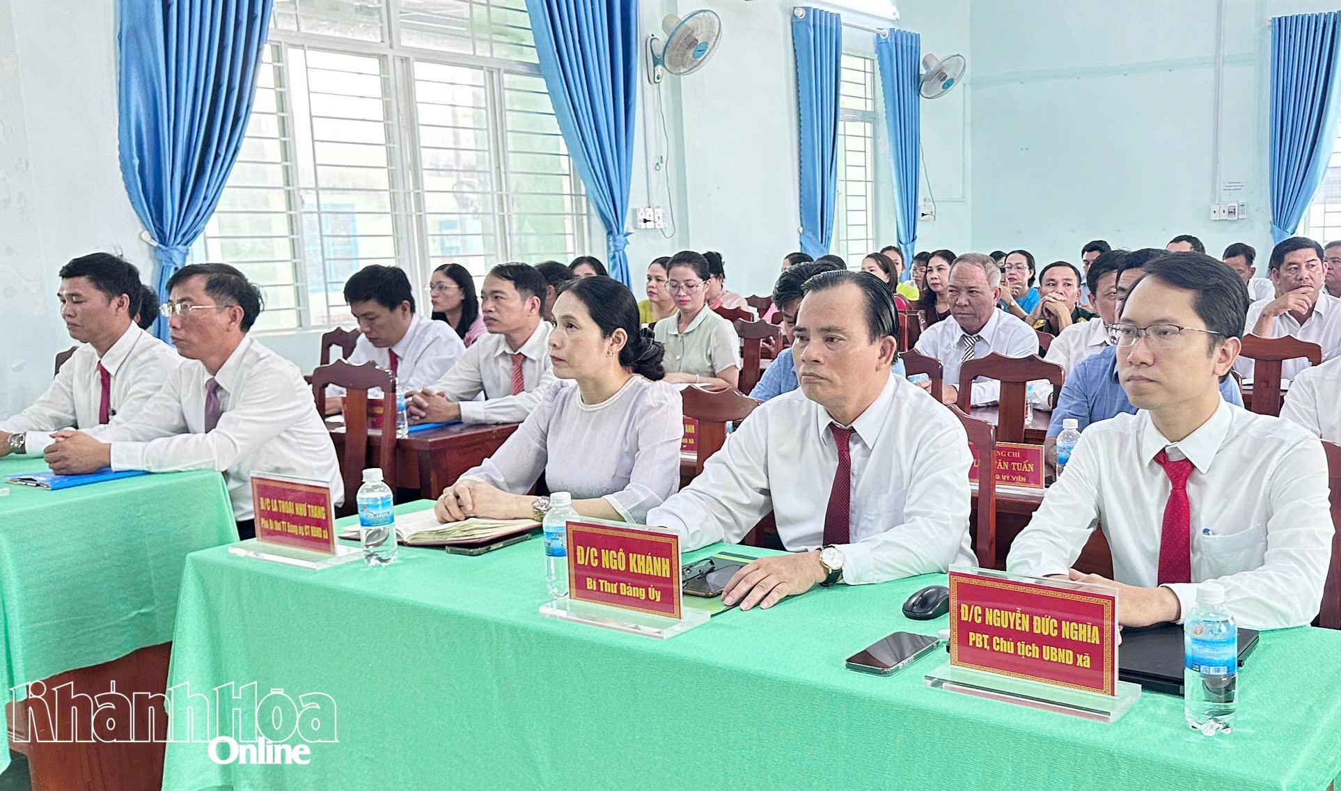 Các đại biểu dự hội nghị.