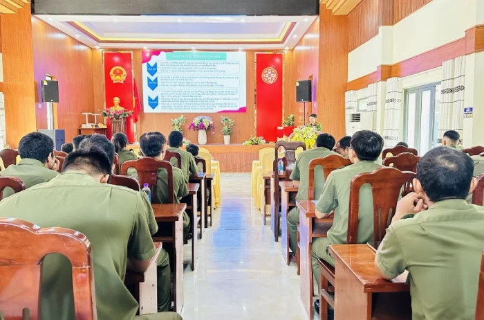 Công an tỉnh Khánh Hòa phổ biến kỹ năng ứng phó thiên tai tại khu vực Khánh Sơn