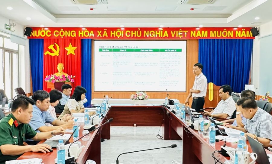 Quang cảnh cuộc họp.