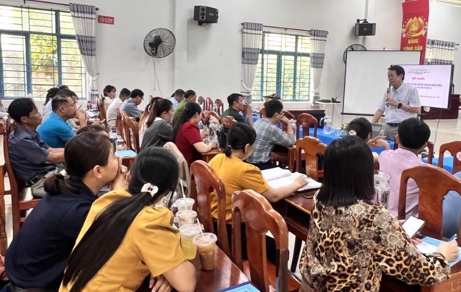Quang cảnh lớp tập huấn.