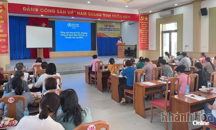 Nâng cao kỹ năng tư vấn cai nghiện thuốc lá tại cộng đồng cho nhân viên y tế thôn bản