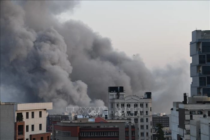 Mỹ ném bom đảo Larak của Iran; Tehran cảnh báo về đòn đáp trả ‘tàn khốc’