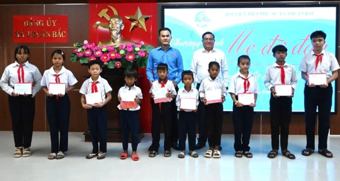 Xã Thuận Bắc tổ chức chương trình Mẹ đỡ đầu “Trao yêu thương - kết nối tình thân”