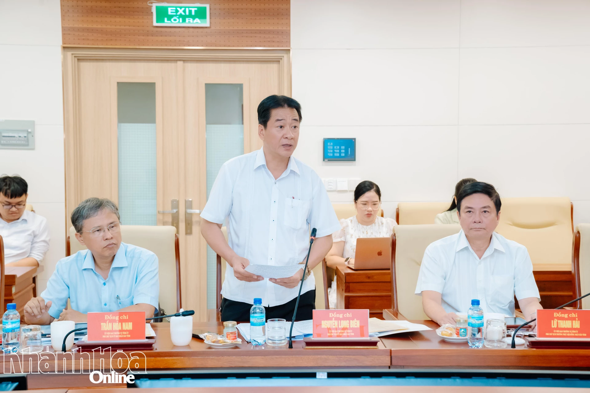 Đồng chí Nguyễn Long Biên - Ủy viên Ban Thường vụ Tỉnh ủy, Phó Chủ tịch Thường trực UBND tỉnh phát biểu tại hội nghị.