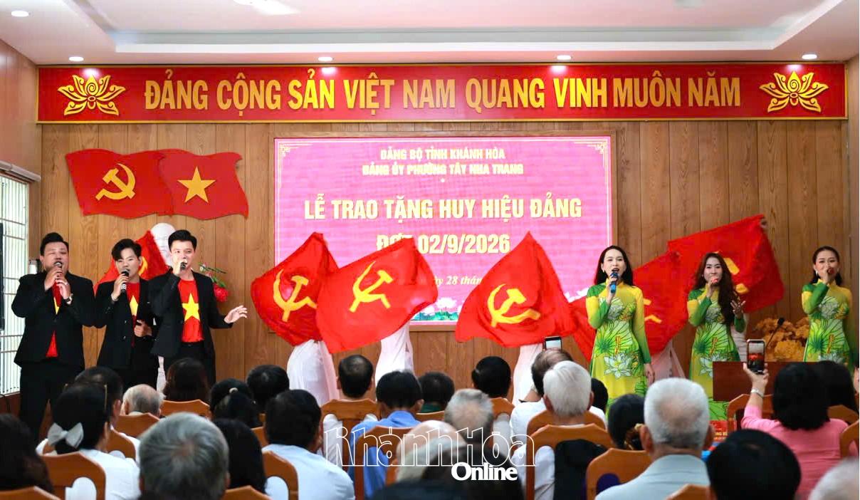 Tiết mục văn nghệ tại buổi lễ