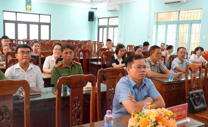 Hội nghị tập huấn công tác bảo vệ bí mật Nhà nước tại xã Vạn Thắng