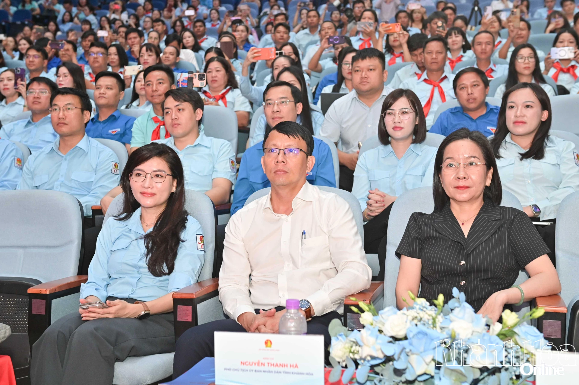 Các đại biểu dự hội nghị.