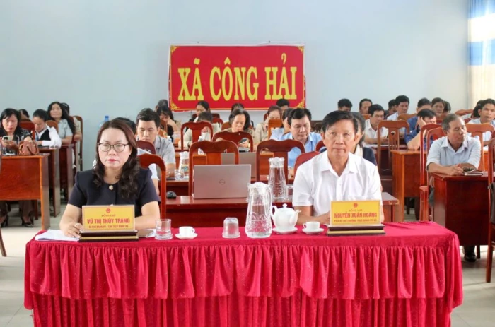 Đảng ủy xã Công Hải quán triệt các văn bản mới của Trung ương và Tỉnh ủy