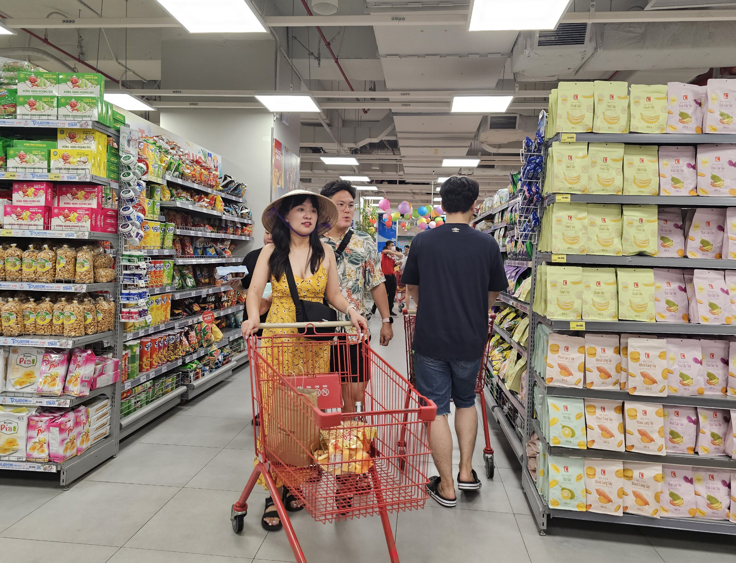 Lễ 2-9: Hàng hóa dồi dào, sức mua tăng nhẹ