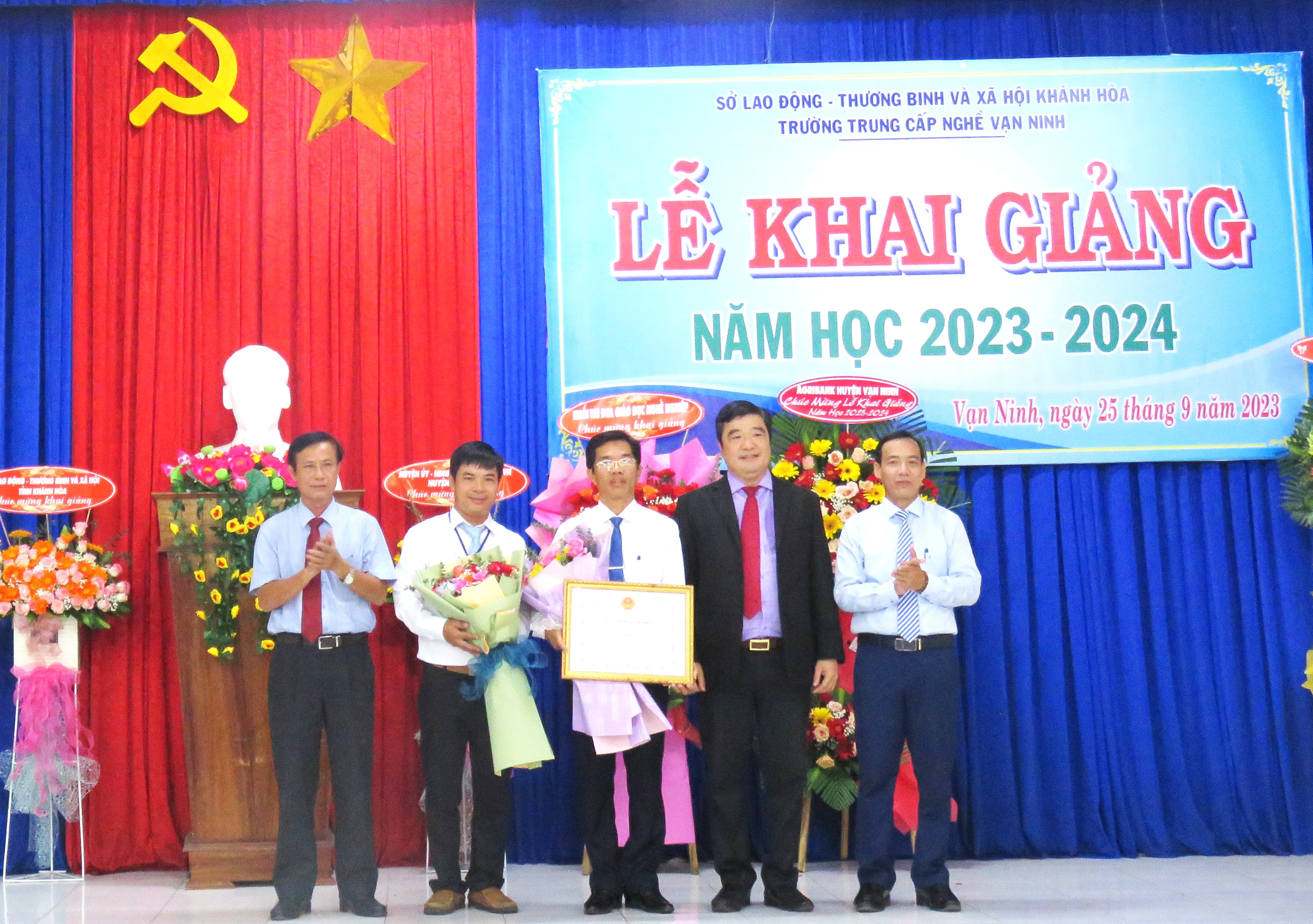 Trường Trung cấp Nghề Vạn Ninh khai giảng năm học 2023-2024