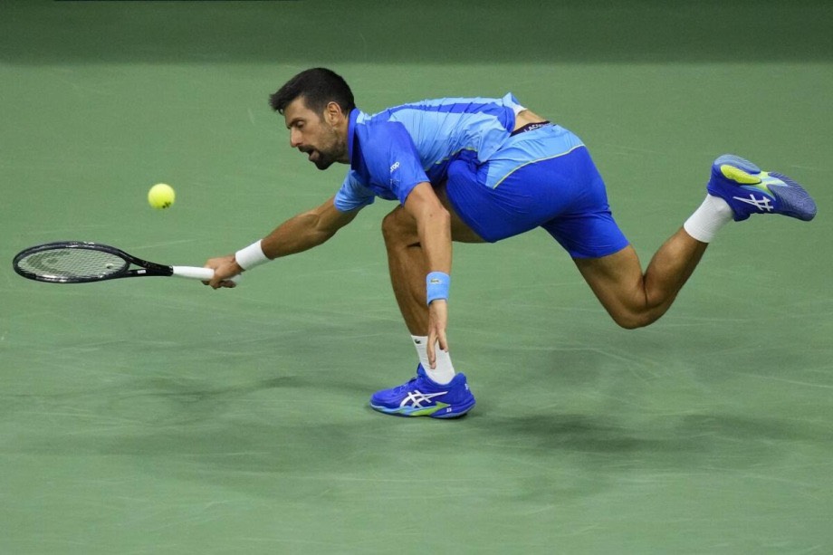 Djokovic đã có một trận đấu vất vả ngược dòng ngoạn mục