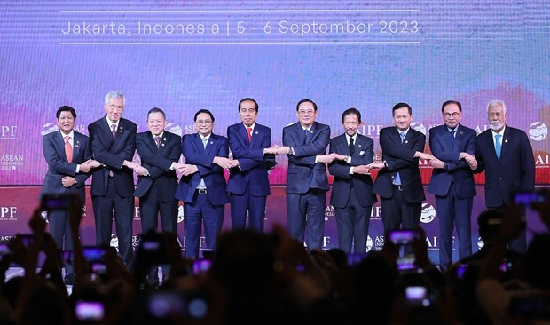 Thủ tướng Phạm Minh Chính và các Trưởng đoàn chụp ảnh chung tại lễ khai mạc Diễn đàn ASEAN-Ấn Độ Dương-Thái Bình Dương (AIPF). (Ảnh: Dương Giang/TTXVN)

