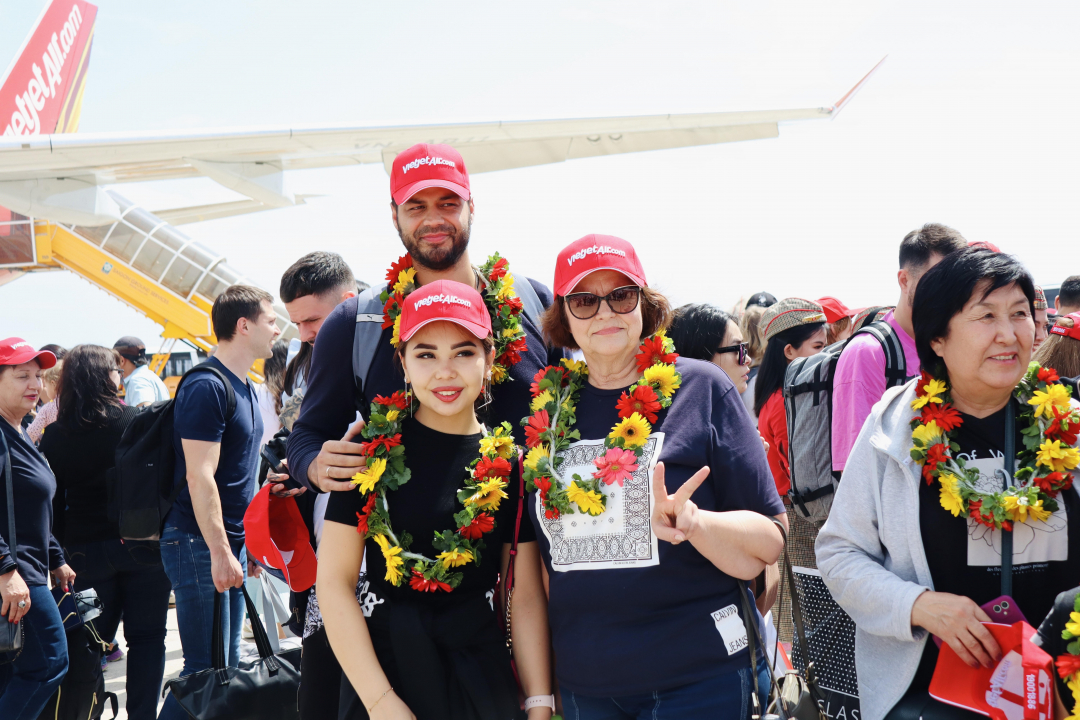 Tourists from Kazakhstan travel to Khanh Hoa by direct flights

