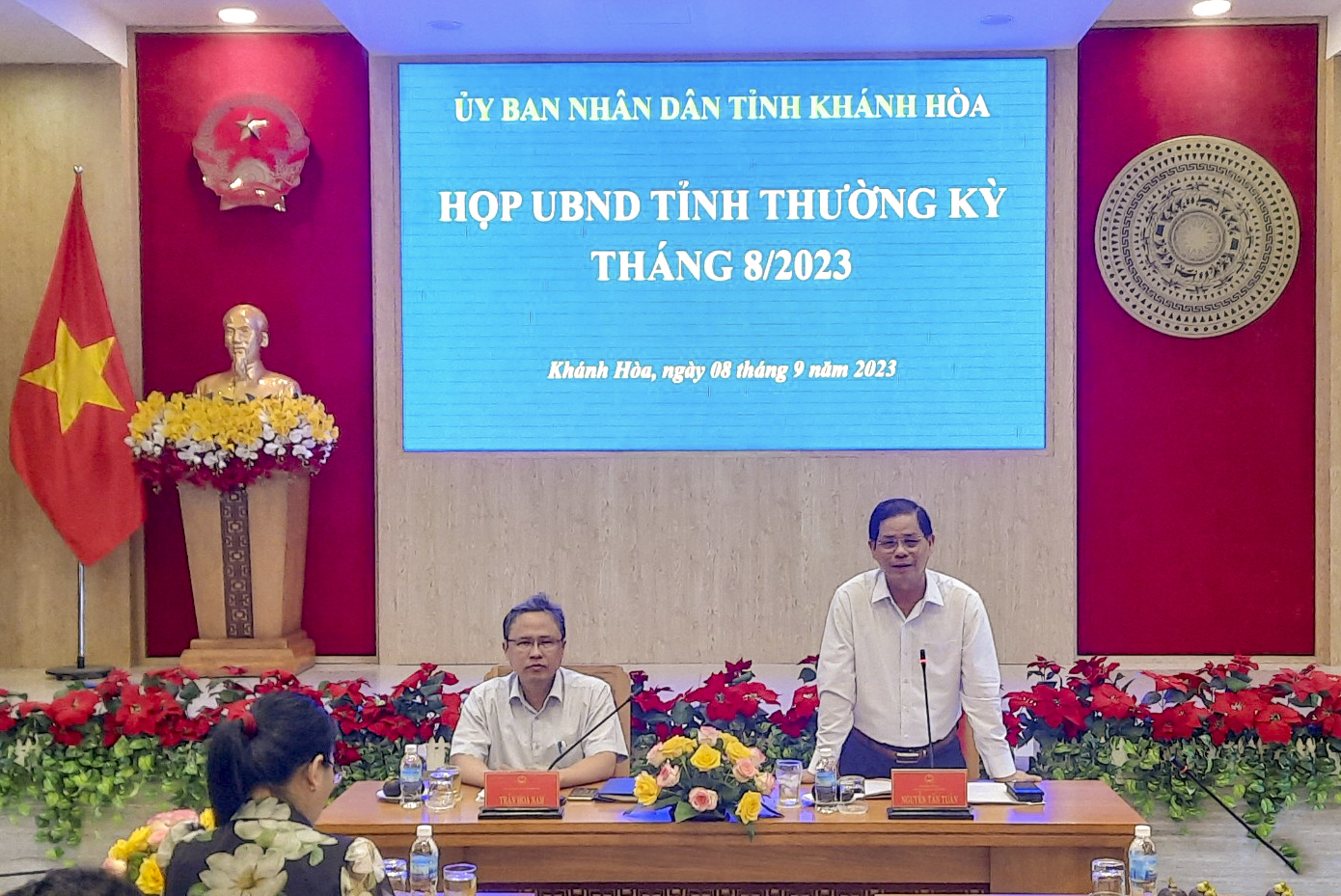 UBND tỉnh Khánh Hòa họp thường kỳ tháng 8