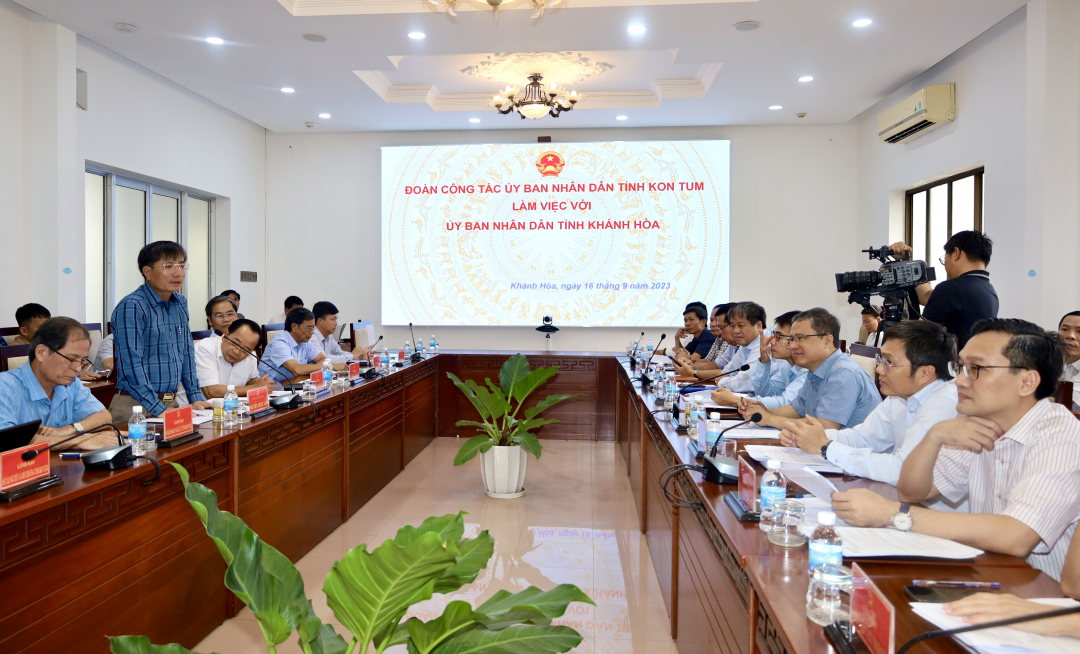 Phó Chủ tịch UBND tỉnh Kon Tum Nguyễn Ngọc Sâm phát biểu.

