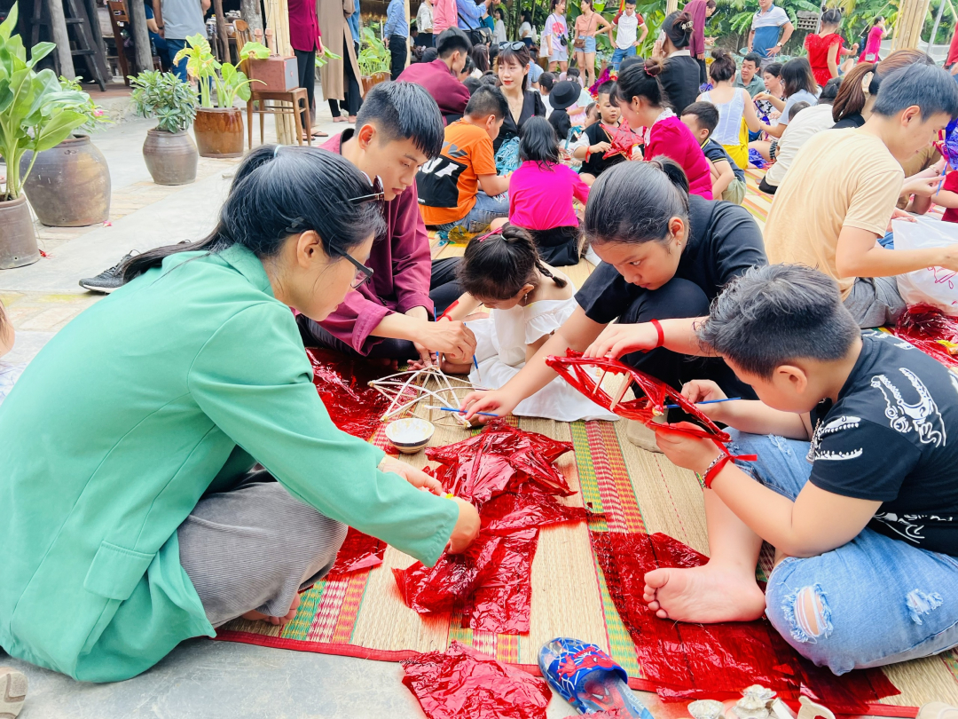 Children making traditional Mid-Autumn lanterns

