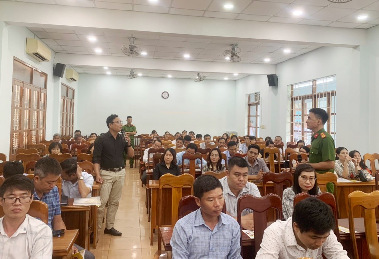 Tập huấn về phòng, chống xâm hại trẻ em