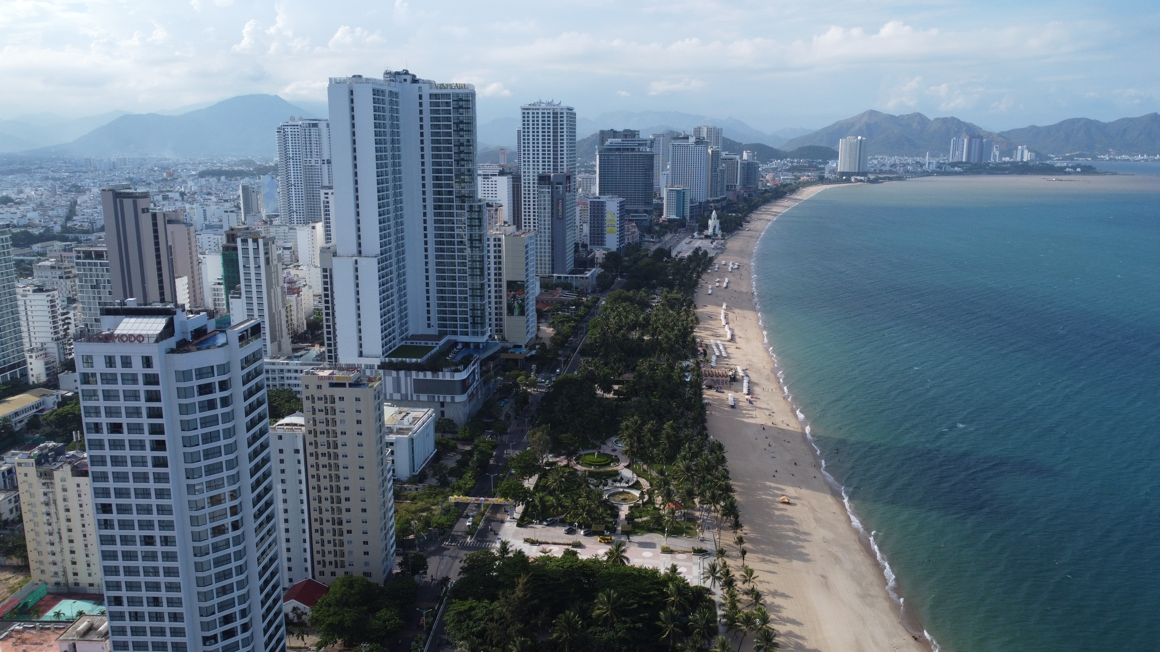 Đường Trần Phú có nhiều dự án căn hộ du lịch.