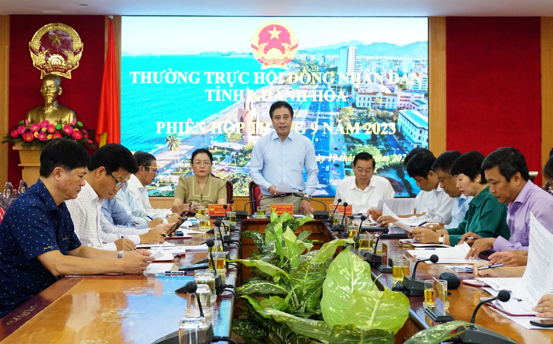 Đồng chí Nguyễn Khắc Toàn phát biểu chỉ đạo tại Phiên họp Thường trực HĐND tỉnh tháng 9-2023