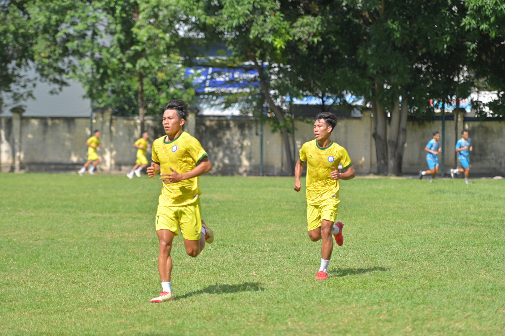 Các cầu thủ đội bóng Khánh Hòa FC.