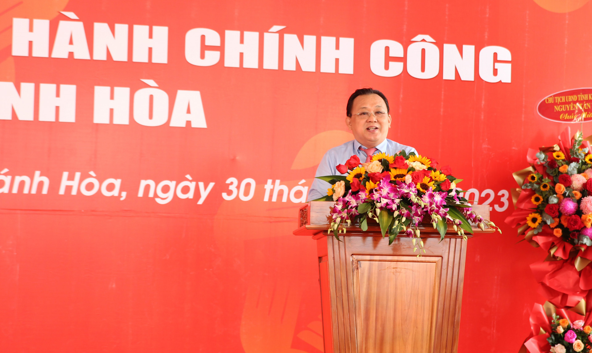 Đồng chí Lê Hữu Hoàng phát biểu.