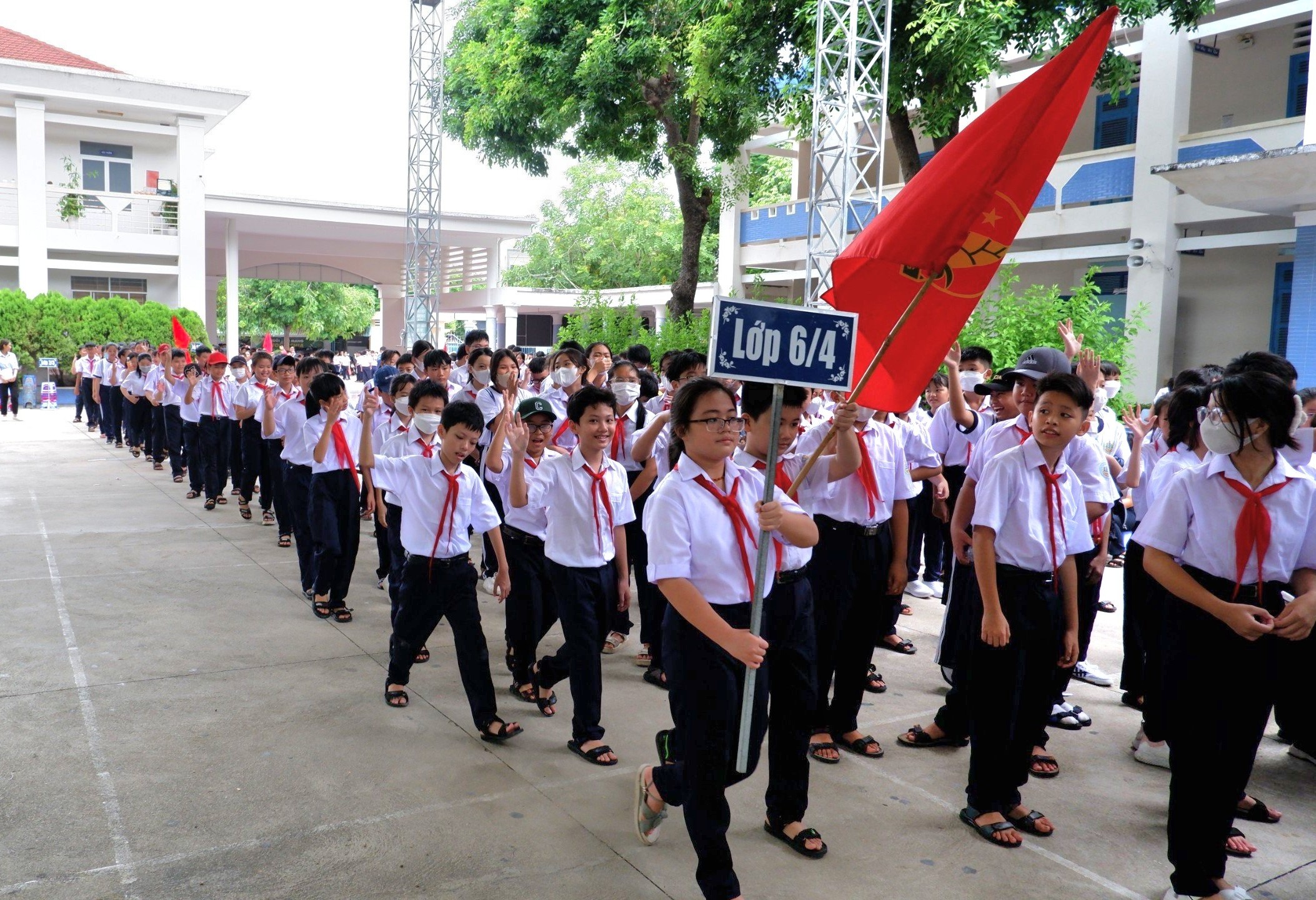 Hôm nay (5-9): Hơn 290.000 học sinh Khánh Hòa bước vào năm học mới