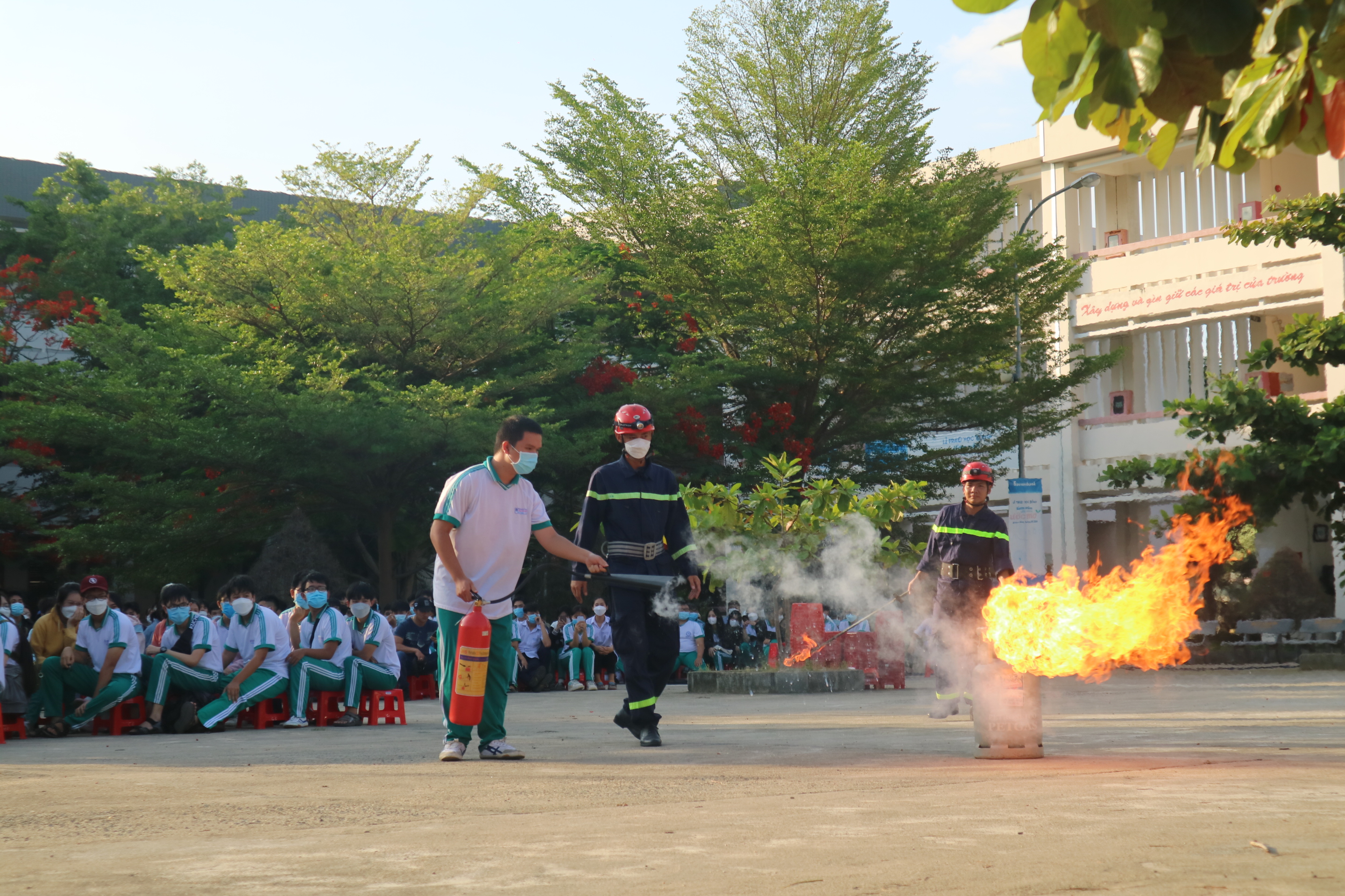 Ngành Giáo dục tỉnh Khánh Hòa: Hưởng ứng Ngày toàn dân phòng cháy và chữa cháy
