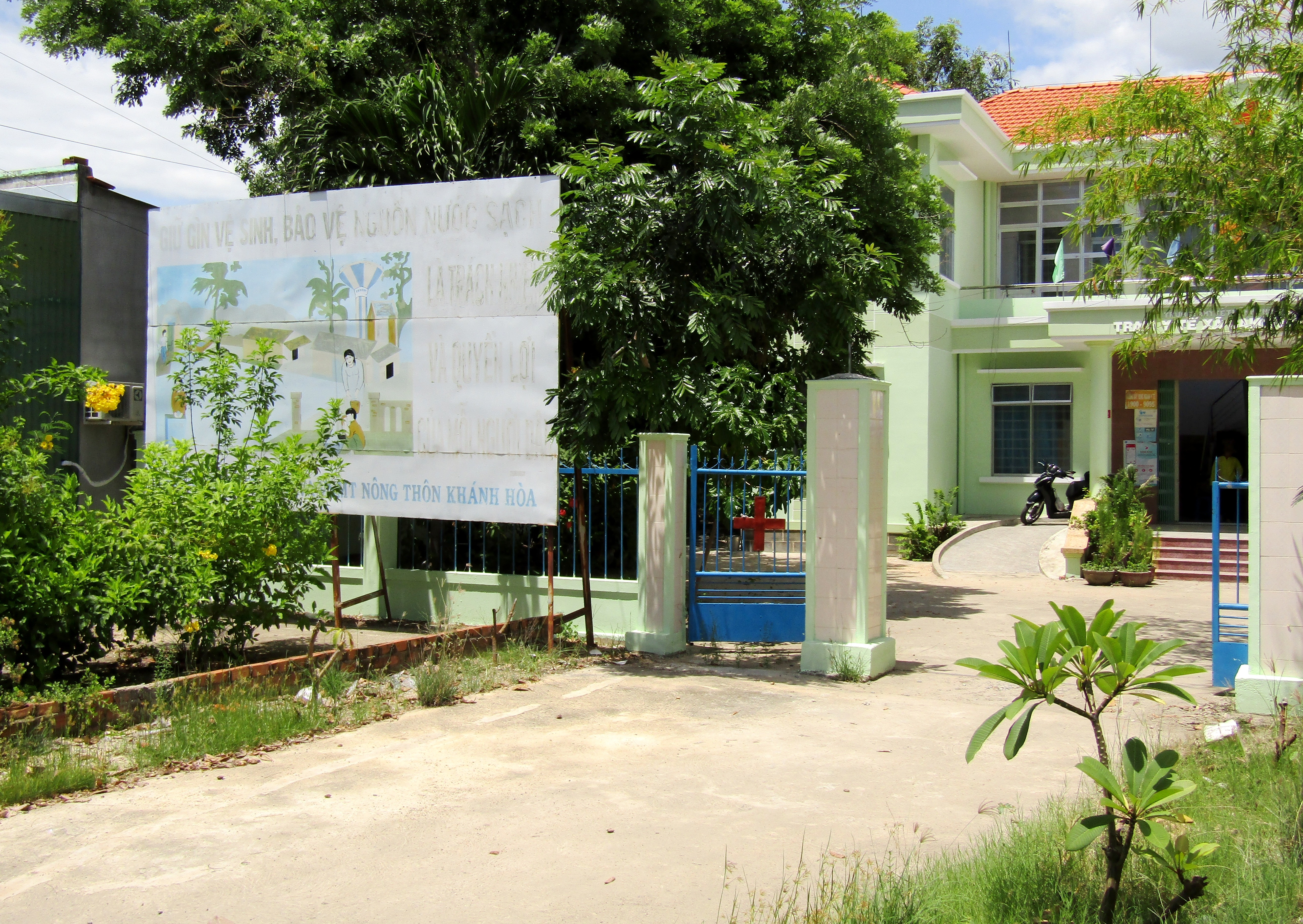 Cần làm mới pa nô tuyên truyền