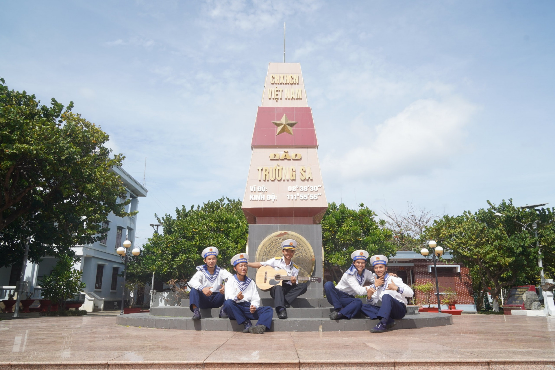 Phút thảnh thơi của những chiến sĩ Trường Sa.