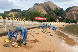 Lữ đoàn 189: Phát động hưởng ứng Ngày Chủ nhật xanh, thu gom hơn 750kg rác thải nhựa