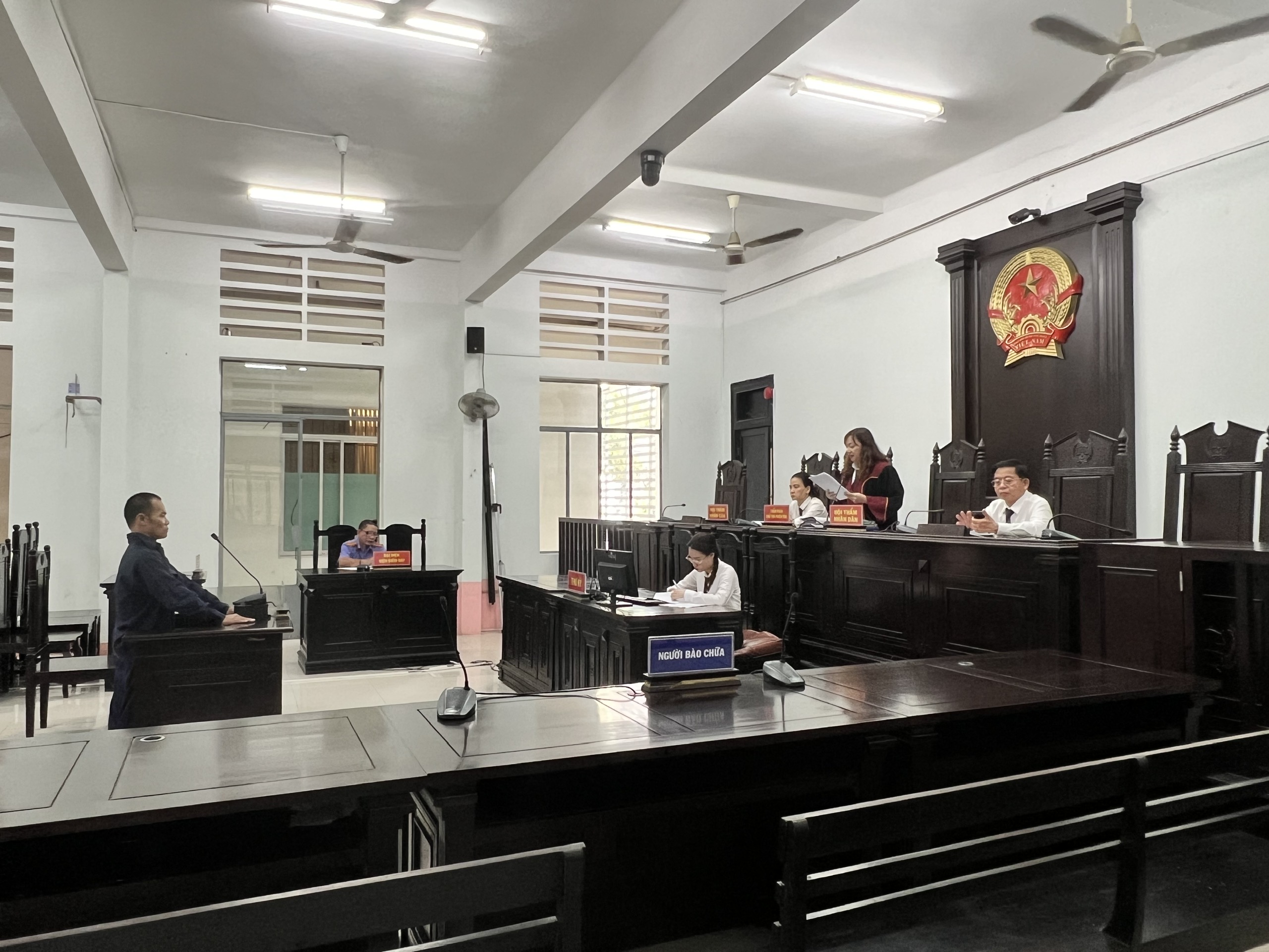 Đồng ý cùng đi trộm cắp, 1 người chạy xe thồ vào tù