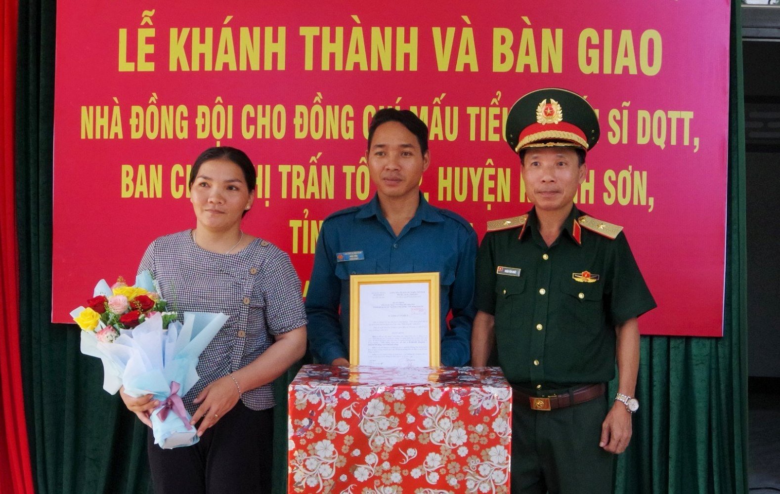Quân khu 5 bàn giao “Nhà đồng đội” cho chiến sĩ dân quân có hoàn cảnh khó khăn