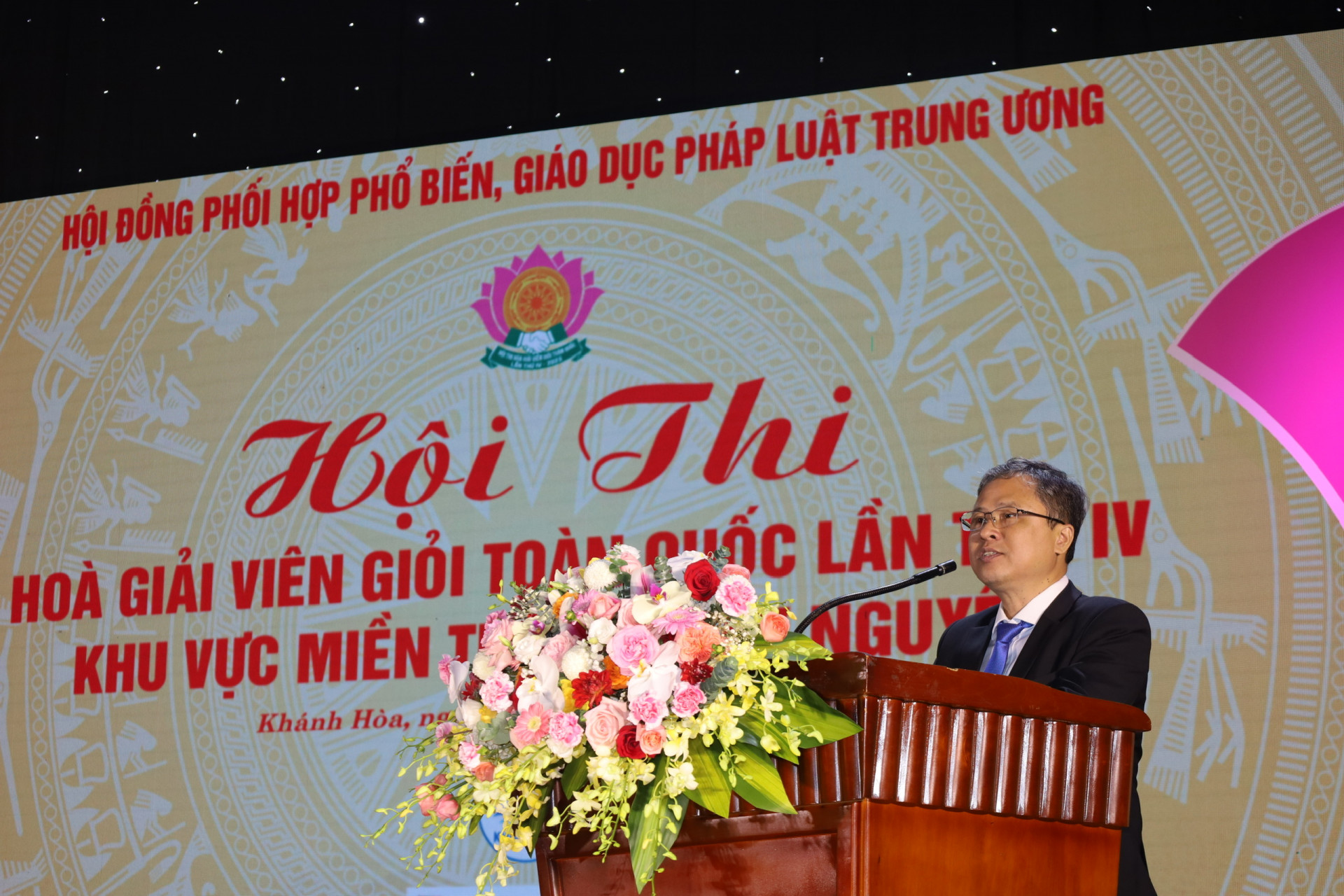 Đồng chí Trần Hòa Nam phát biểu tại hội thi. 