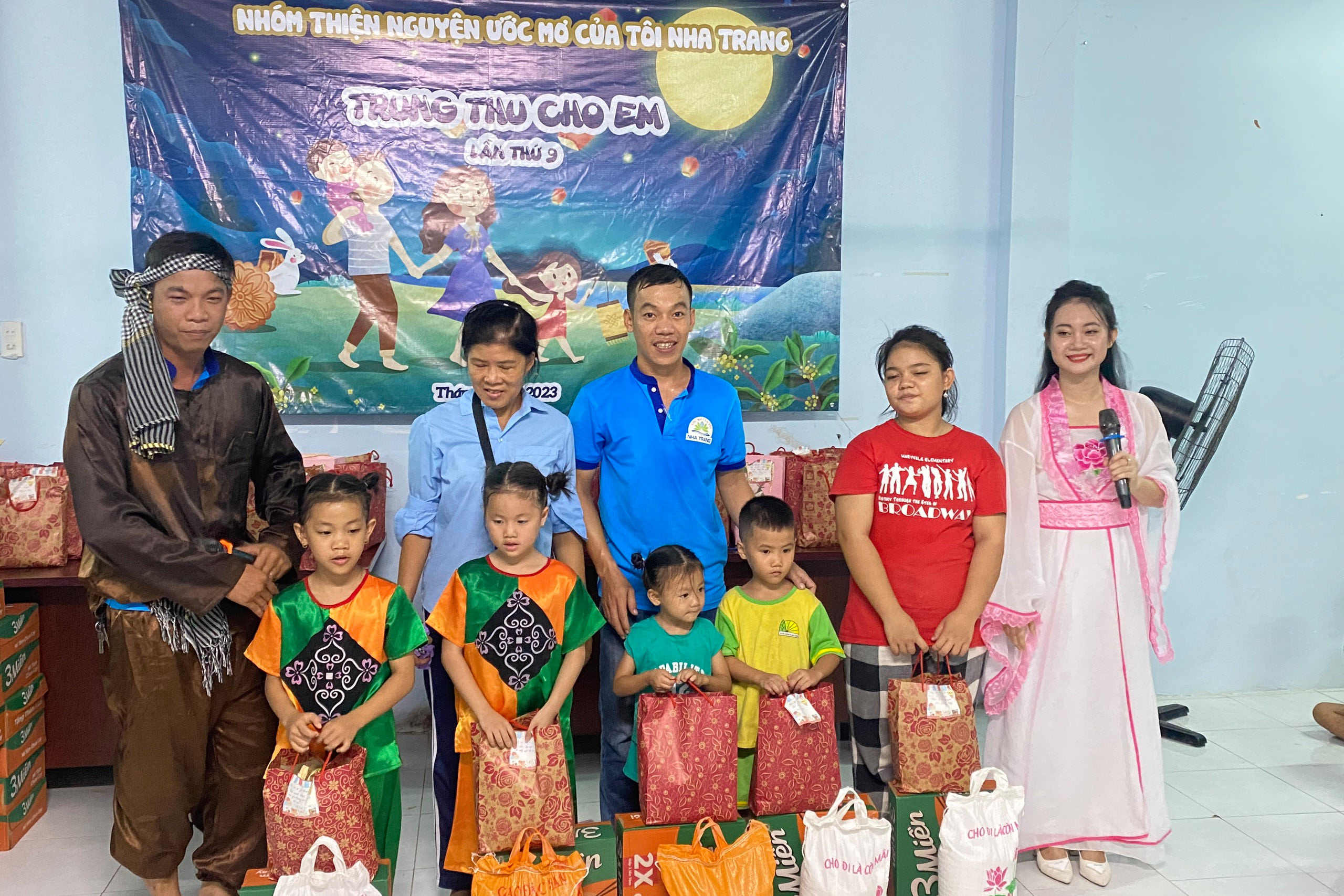 Tổ chức Trung thu cho 60 em nhỏ của lớp học tình thương Maria Tâm Đức