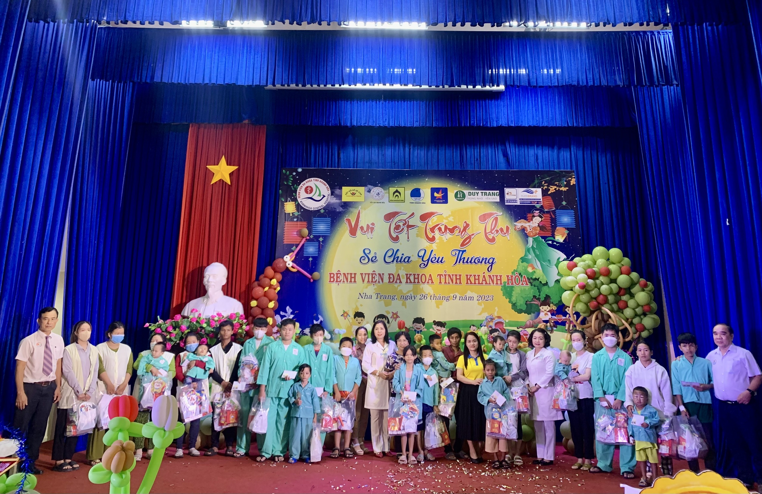 Bệnh viện Đa khoa tỉnh Khánh Hòa:: Tổ chức Tết Trung thu cho 200 bệnh nhi