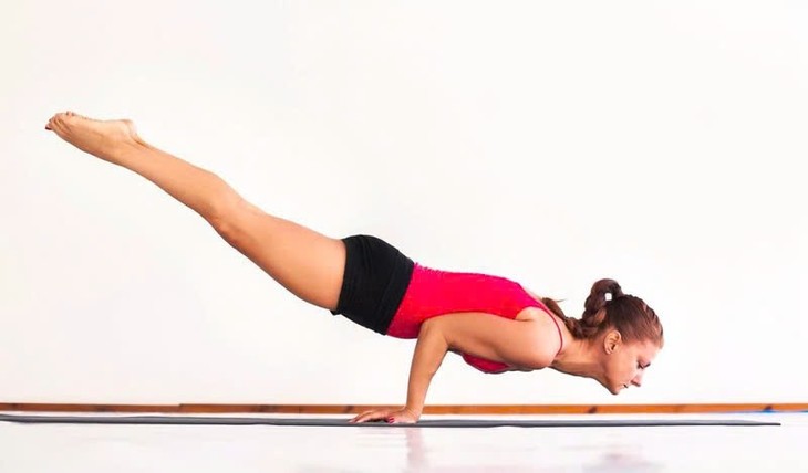 Lợi ích tuyệt vời của tư thế con công trong Yoga
