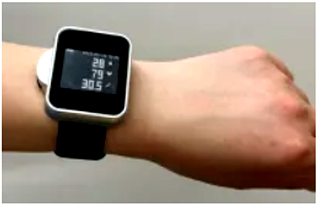 Đồng hồ thông minh cảnh báo say nắng